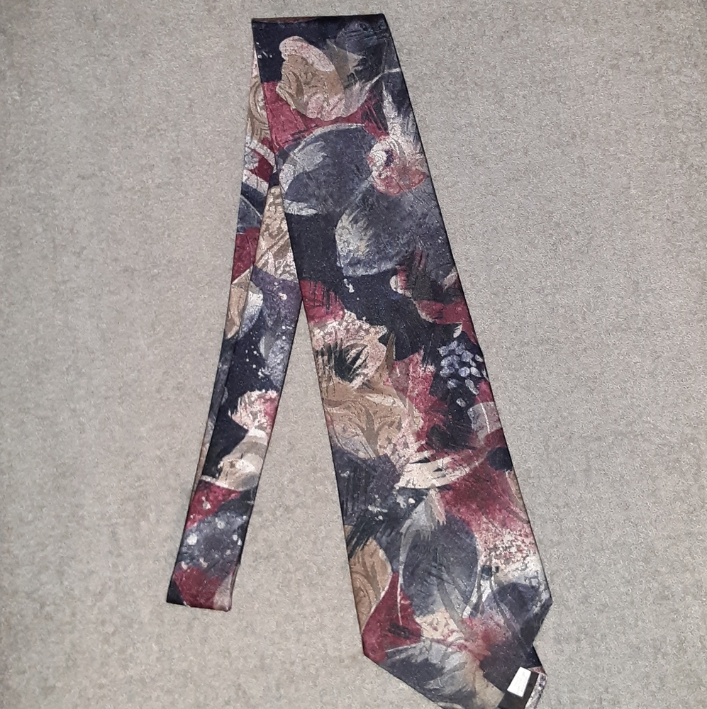 Wembley watercolor tie